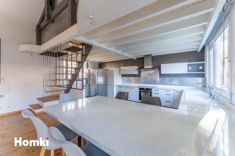 Maison - 210 m² - 7 pièces