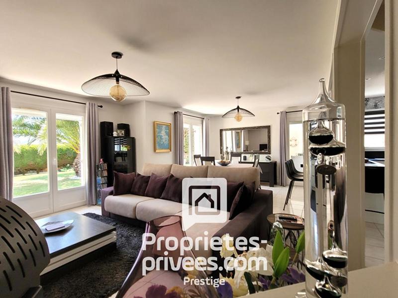 Demeure - 196 m² - 6 pièces