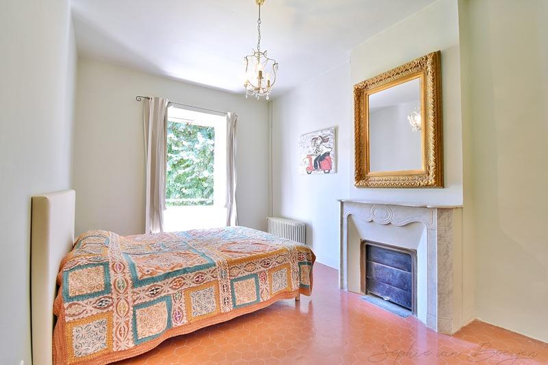 Maison - 349 m² - 10 pièces