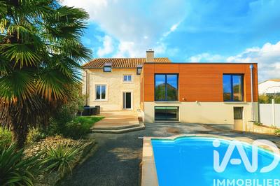 Maison - 199 m² - 7 pièces