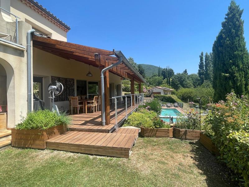 Maison - 190 m² - 9 pièces