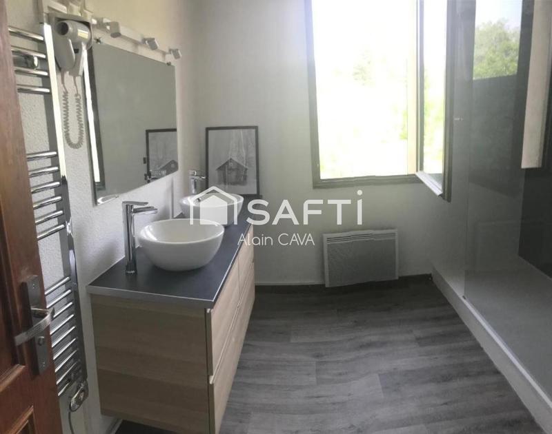 Local commercial - 4 000 m² - 17 pièces