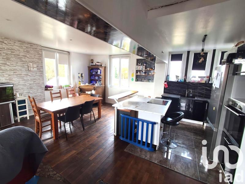 Maison - 241 m² - 8 pièces