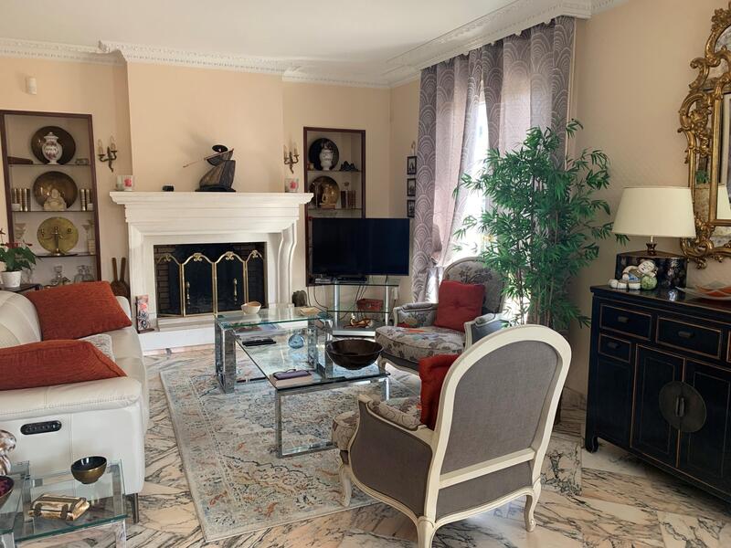 Maison - 183 m² - 6 pièces