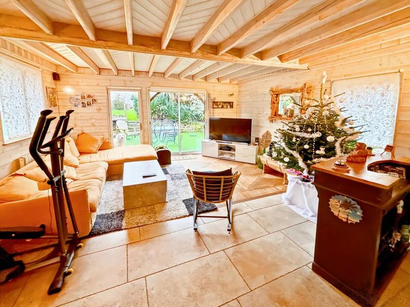 Maison - 140 m² - 5 pièces