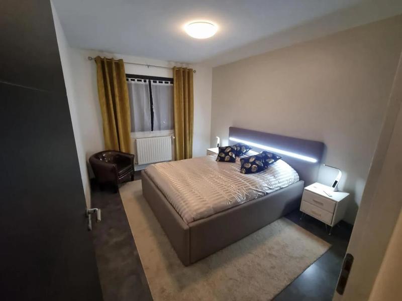 Maison - 260 m² - 10 pièces