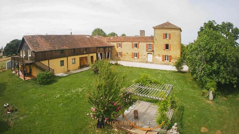 Demeure - 765 m² - 22 pièces