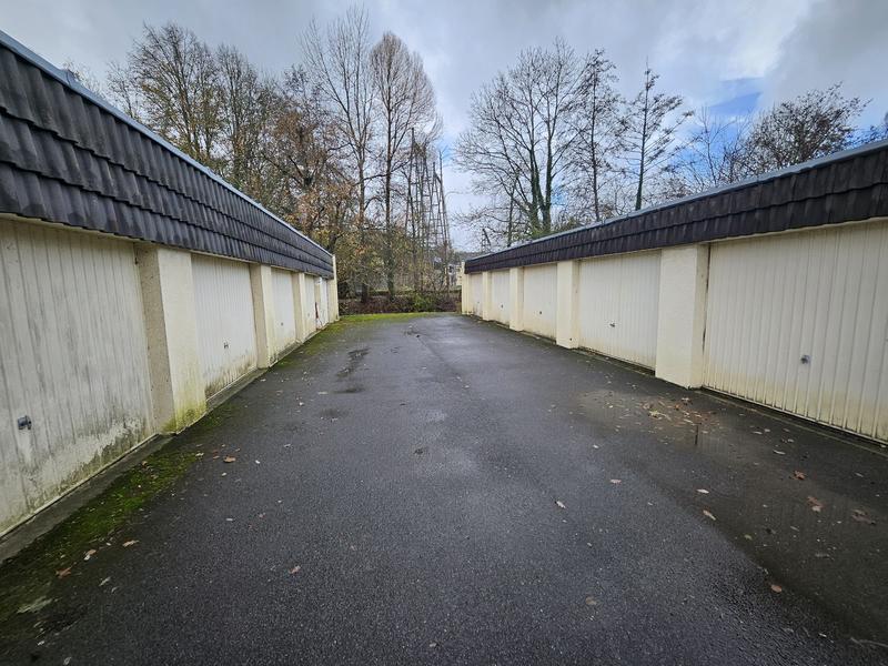 Parking / Garage - 105 m²