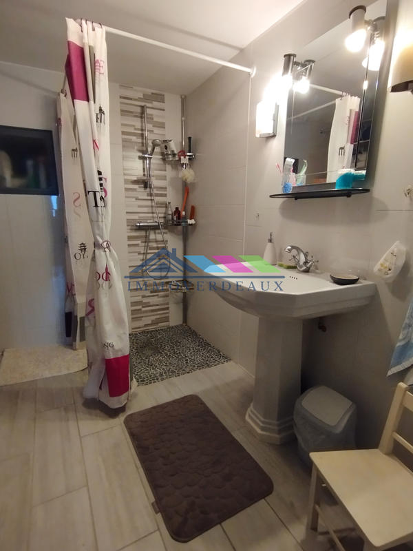 Maison - 215 m² - 10 pièces