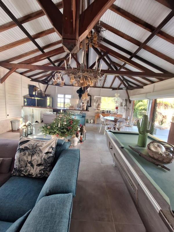 Maison - 140 m² - 5 pièces