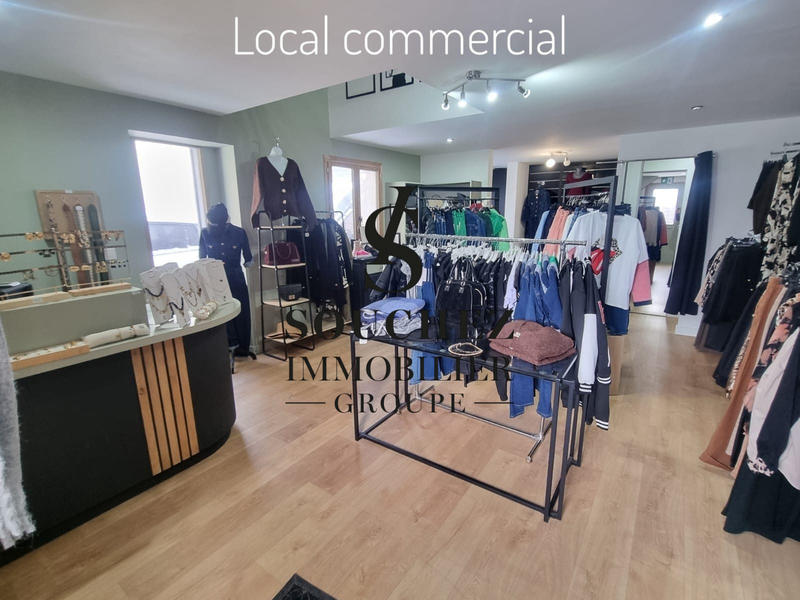 Maison - 250 m² - 8 pièces