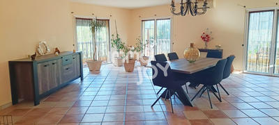 Villa - 183 m² - 6 pièces