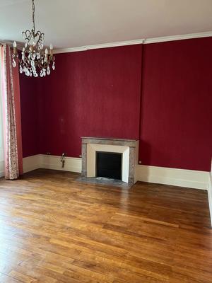 Maison - 270 m² - 8 pièces