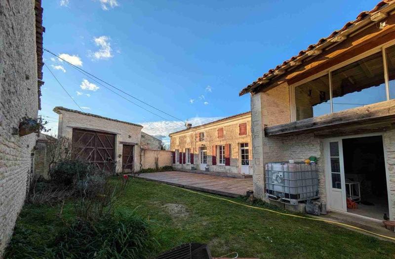 Maison de village - 285 m² - 7 pièces