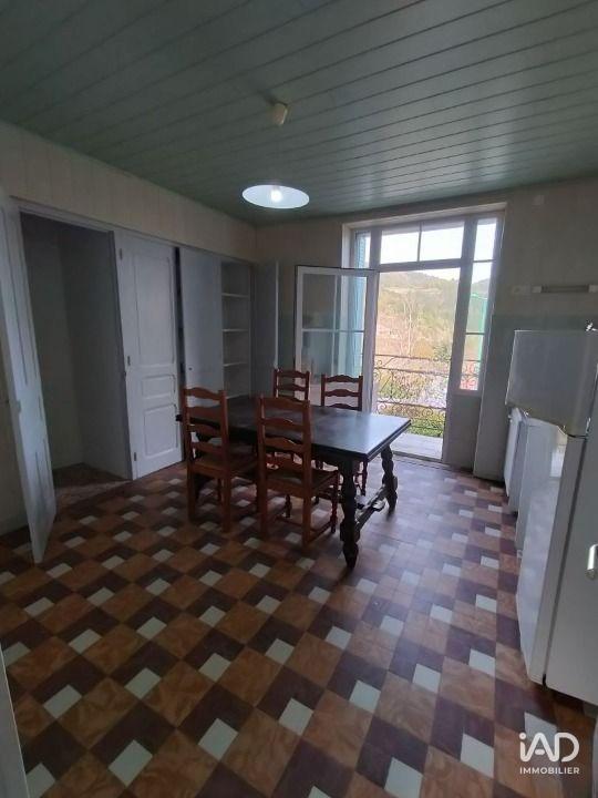 Maison - 234 m² - 11 pièces