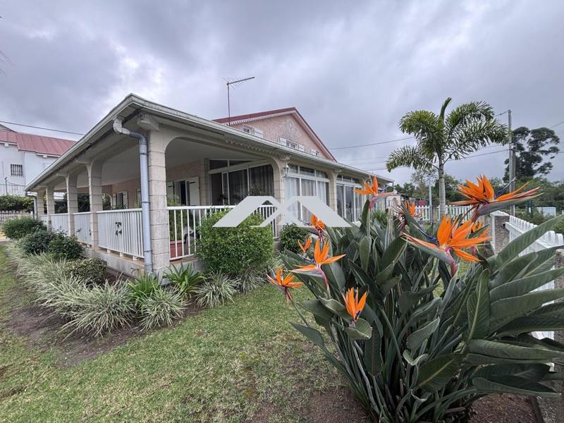 Maison - 249 m² - 7 pièces