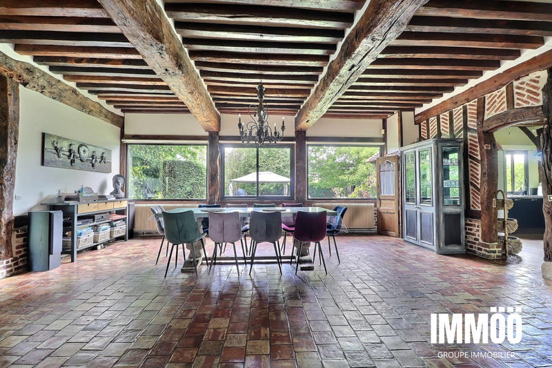 Maison - 268 m² - 12 pièces