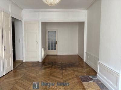 Appartement - 80 m² - 2 pièces