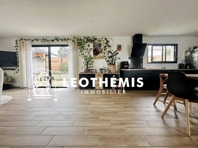 Maison - 93 m² - 4 pièces