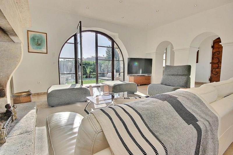 Propriété - 624 m² - 12 pièces