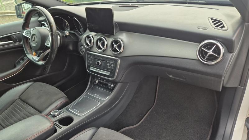 Mercedes Classe Gla 180 122 7g-Dct Fascination Pack Amg Line - 5 places Automatique