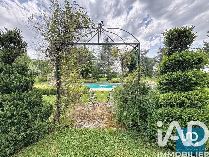 Maison - 396 m² - 10 pièces