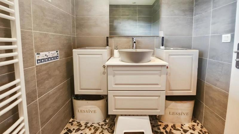 Maison - 221 m² - 5 pièces