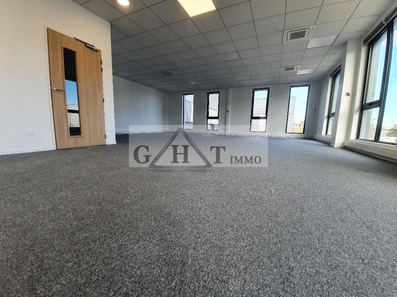 Entrepôt - 1 281 m²