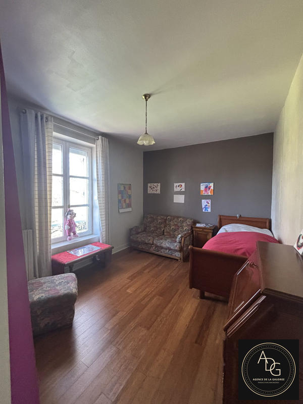 Maison - 221 m² - 9 pièces