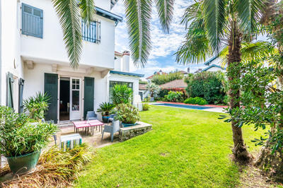 Maison - 289 m² - 10 pièces