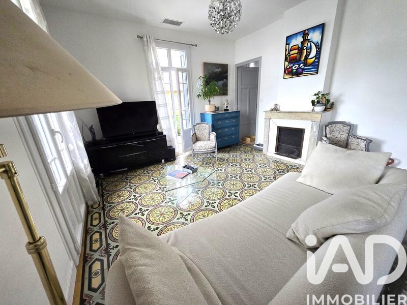 Maison - 215 m² - 8 pièces