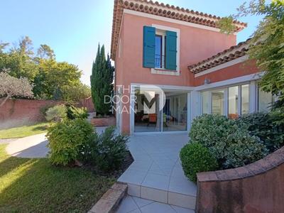 Maison - 182 m² - 7 pièces