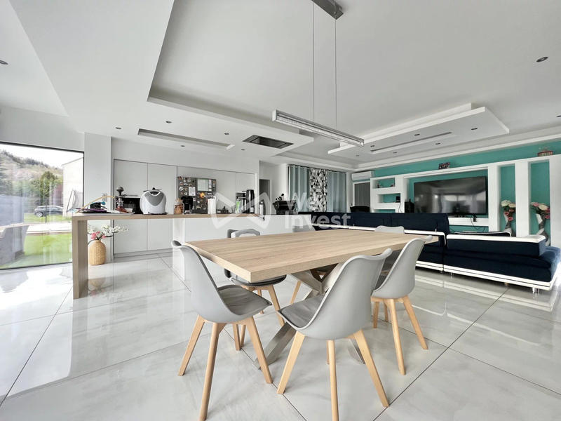 Maison - 185 m² - 6 pièces