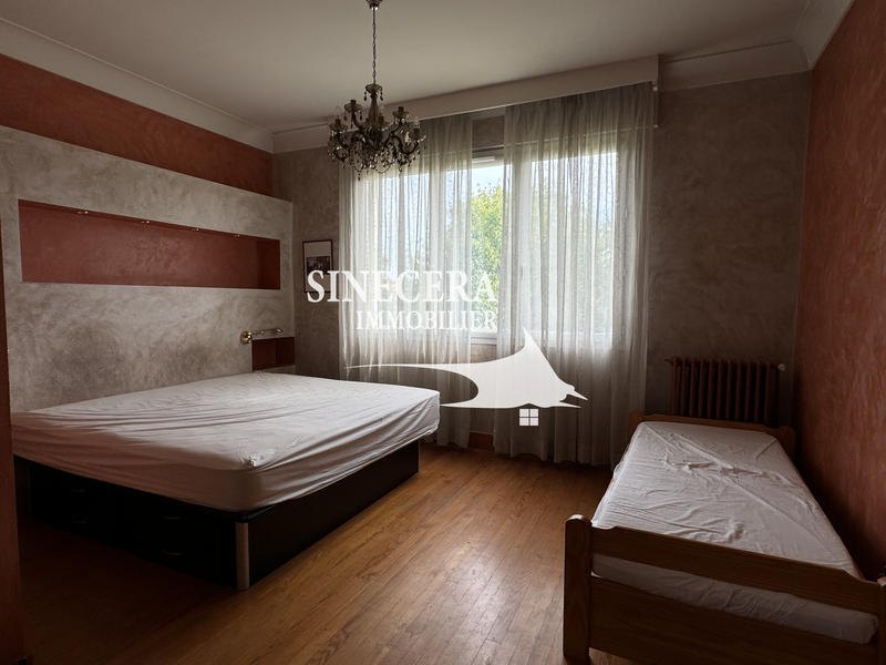 Propriété - 600 m² - 16 pièces