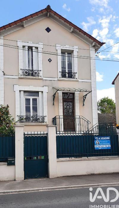 Maison - 180 m² - 7 pièces