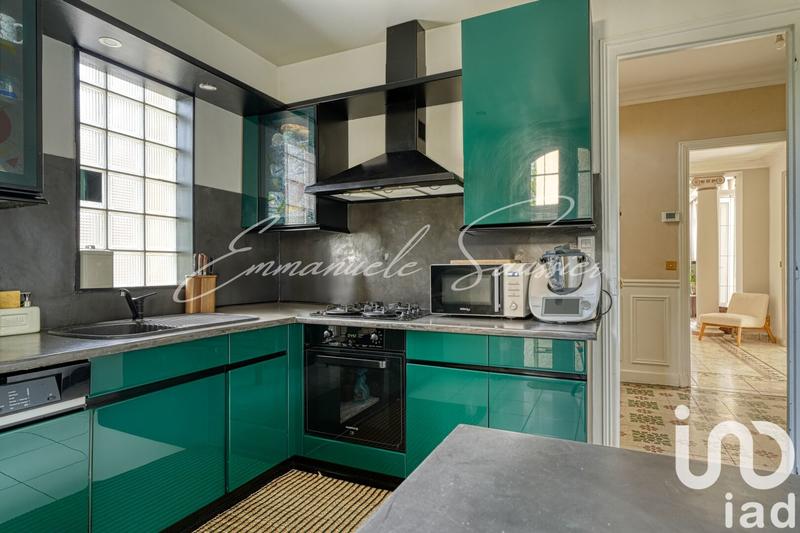 Maison - 223 m² - 10 pièces