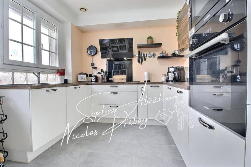 Maison - 92 m² - 5 pièces