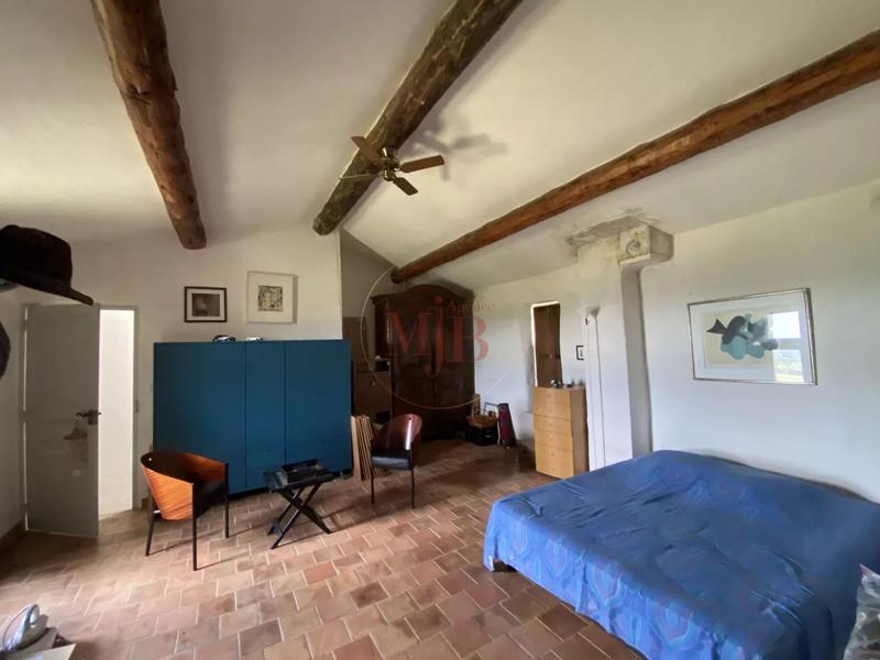 Mas - 478 m² - 15 pièces