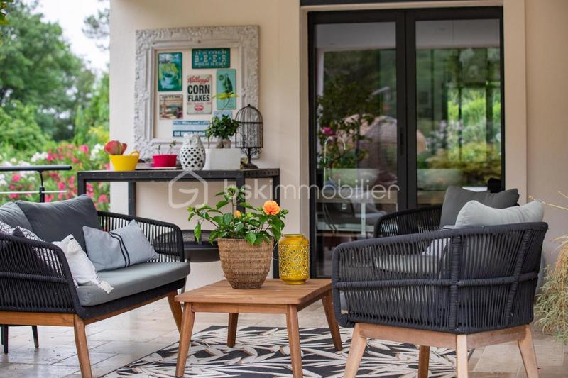 Demeure - 262 m² - 7 pièces