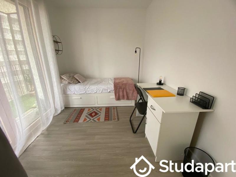 Chambre - 12 m² - 1 pièce