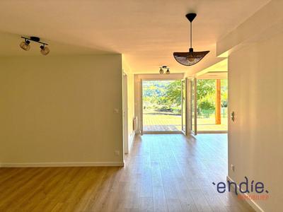 Appartement - 80 m² - 3 pièces