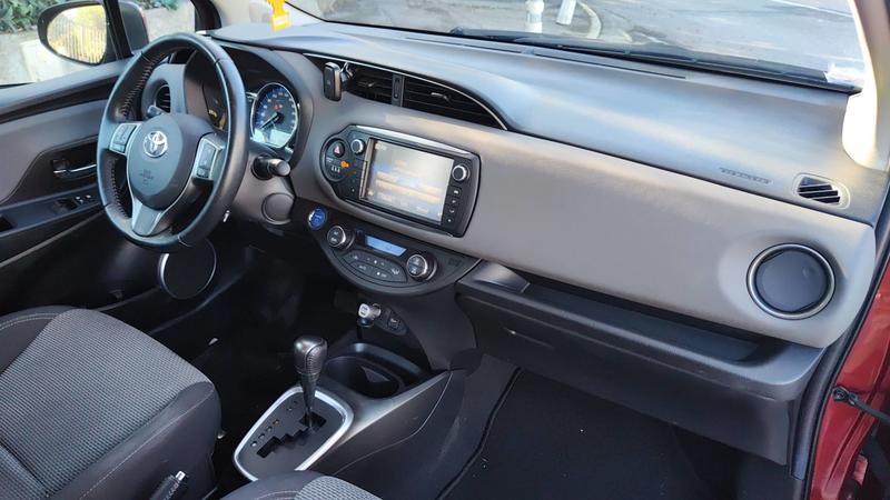 Toyota Yaris III 1.5 VVTi 100 E-Cvt Dynamic