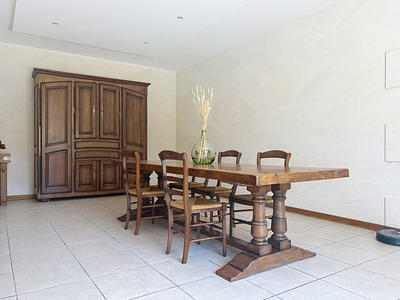 Maison - 300 m² - 7 pièces