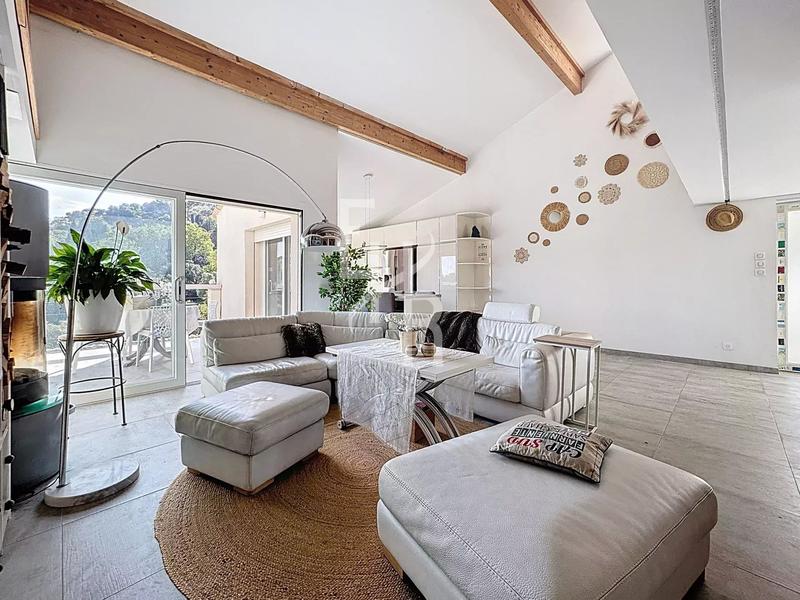 Villa - 200 m² - 8 pièces