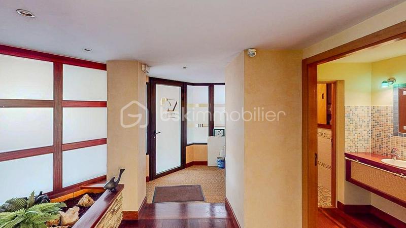 Bureau - 262 m² - 9 pièces