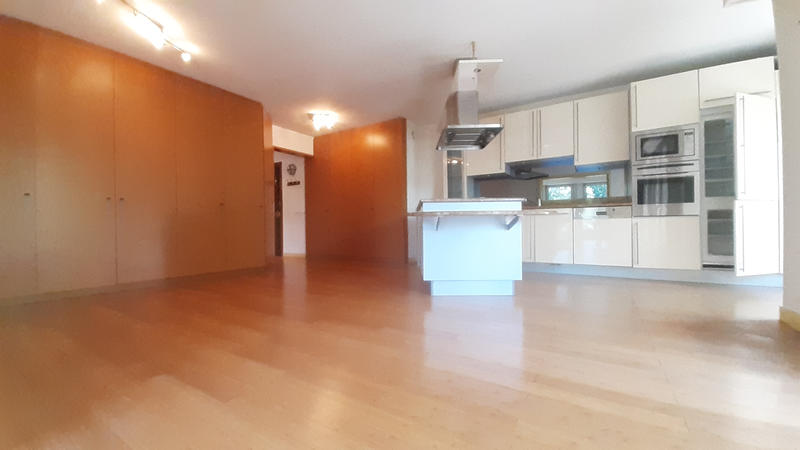 Appartement - 82 m² - 3 pièces