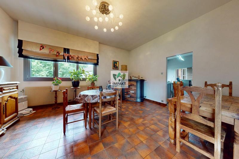 Maison - 300 m² - 11 pièces