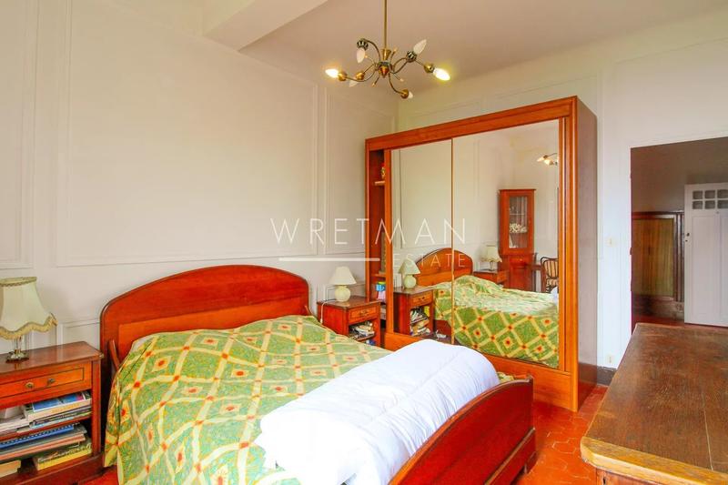 Mas - 300 m² - 13 pièces