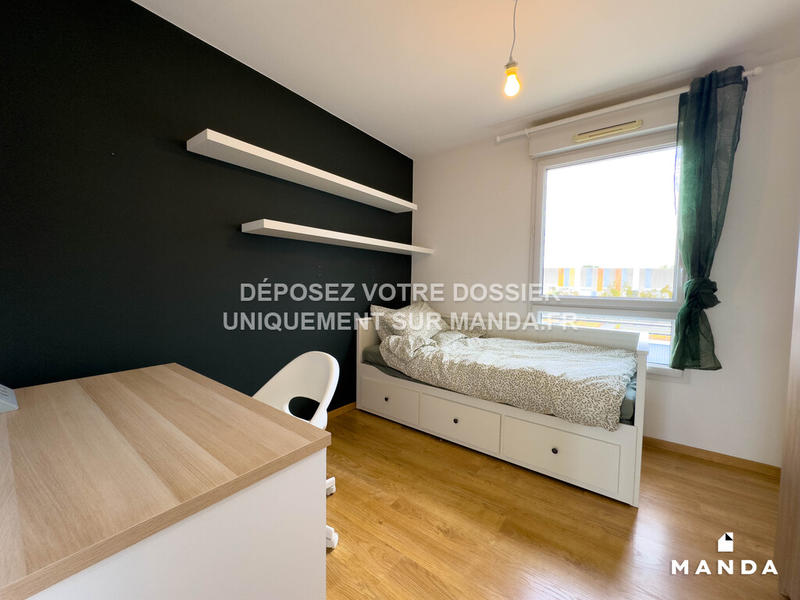 Chambre - 9 m² - 5 pièces