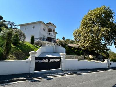 Maison - 164 m² - 6 pièces